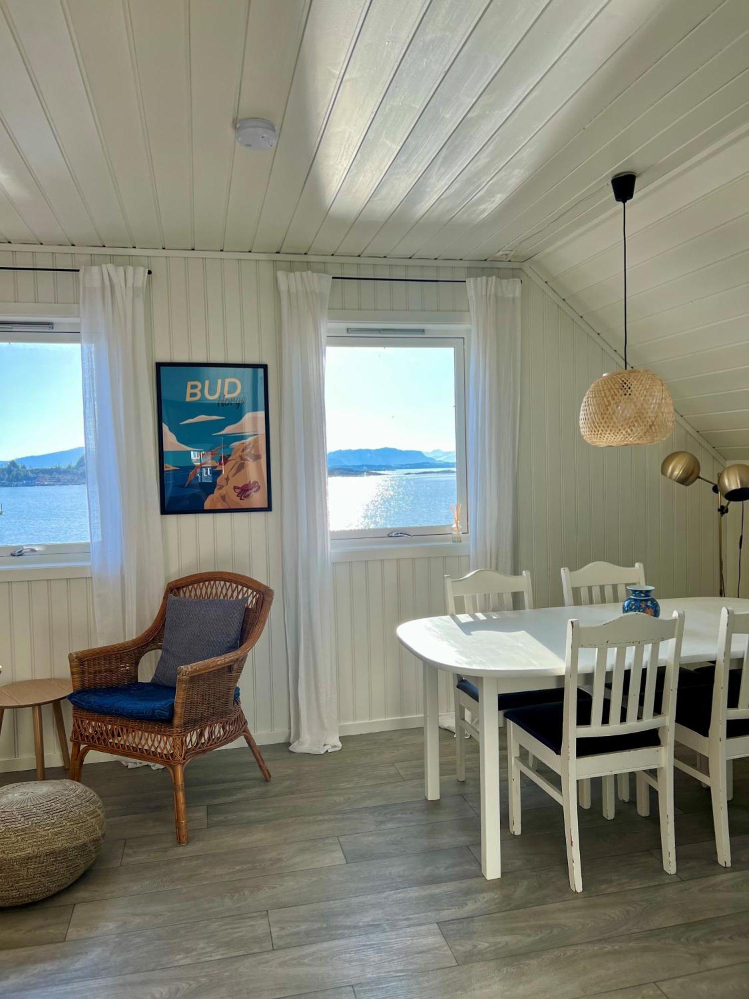 Waterfront Rorbu - By The Beach Bud Exteriör bild