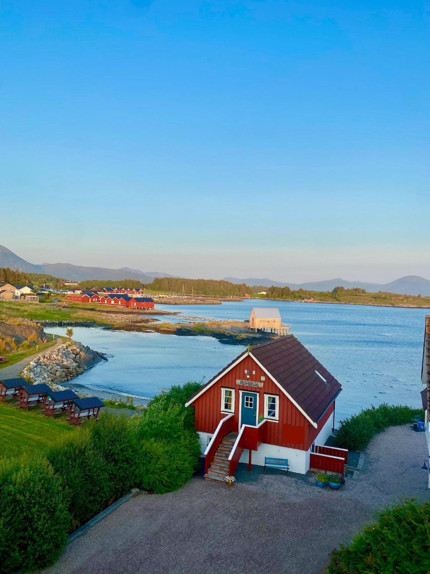 Waterfront Rorbu - By The Beach Bud Exteriör bild