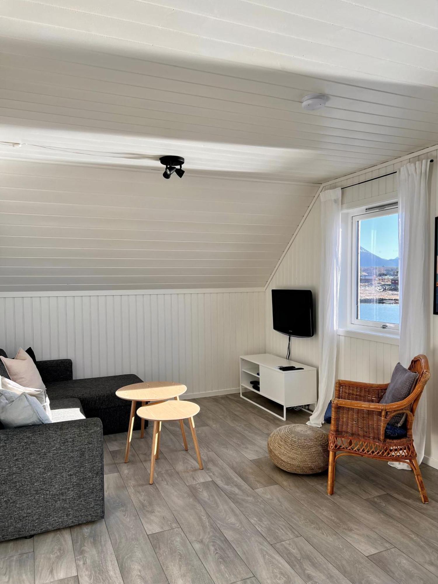 Waterfront Rorbu - By The Beach Bud Exteriör bild